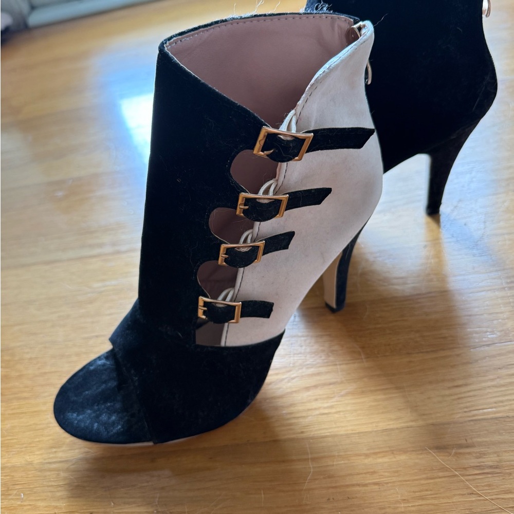 Elegant Black and Cream Women's Heels
